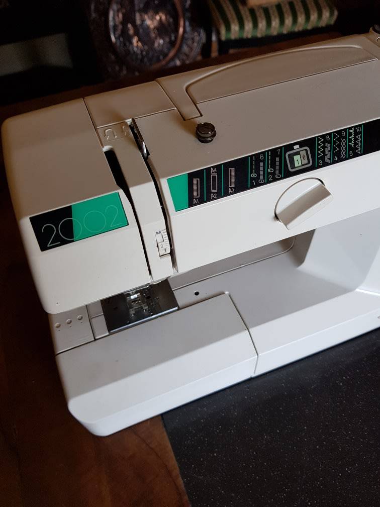 Other Antiques & Collectables Elna 2002 Sewing Machine. Working was