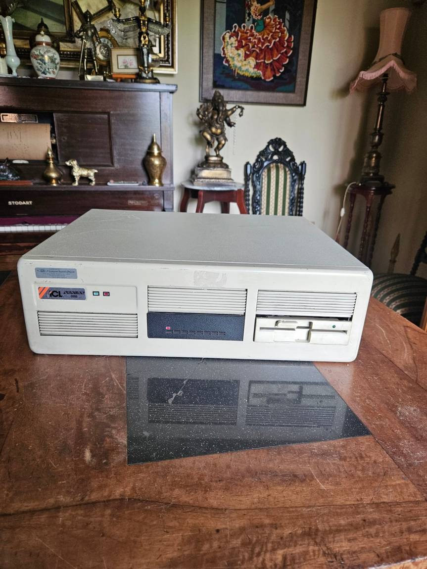 Vintage - Vintage ICL Computer Series 3000 was sold for R2,110.00 on 30 ...