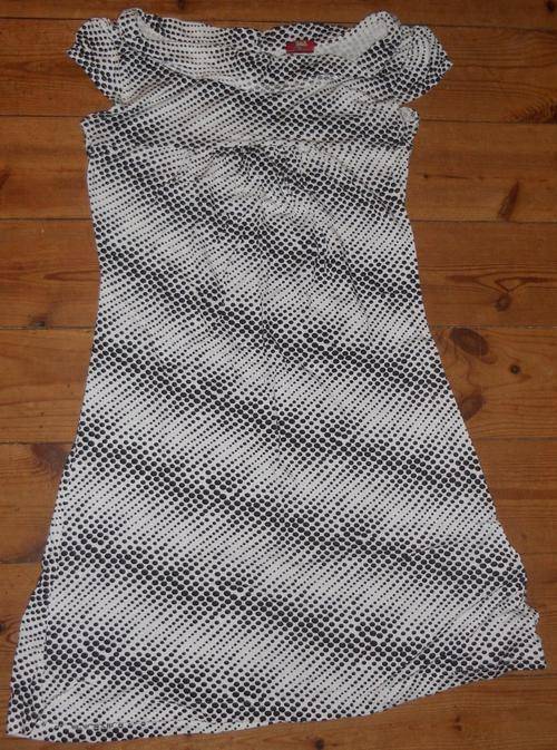 Casual Dresses - VERY PRETTY BLACK AND 