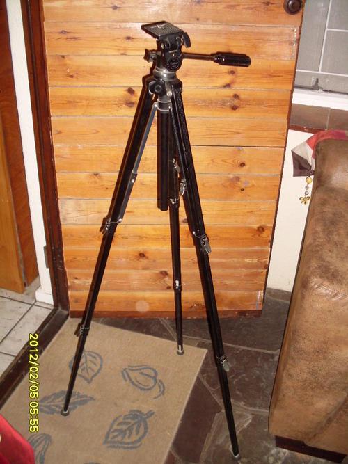 vivitar 924 tripod