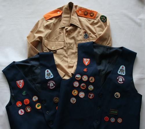 Uniforms - DIE VOORTREKKERS -- 3 UNIFORM PIECES -- 1 LOT was sold for ...