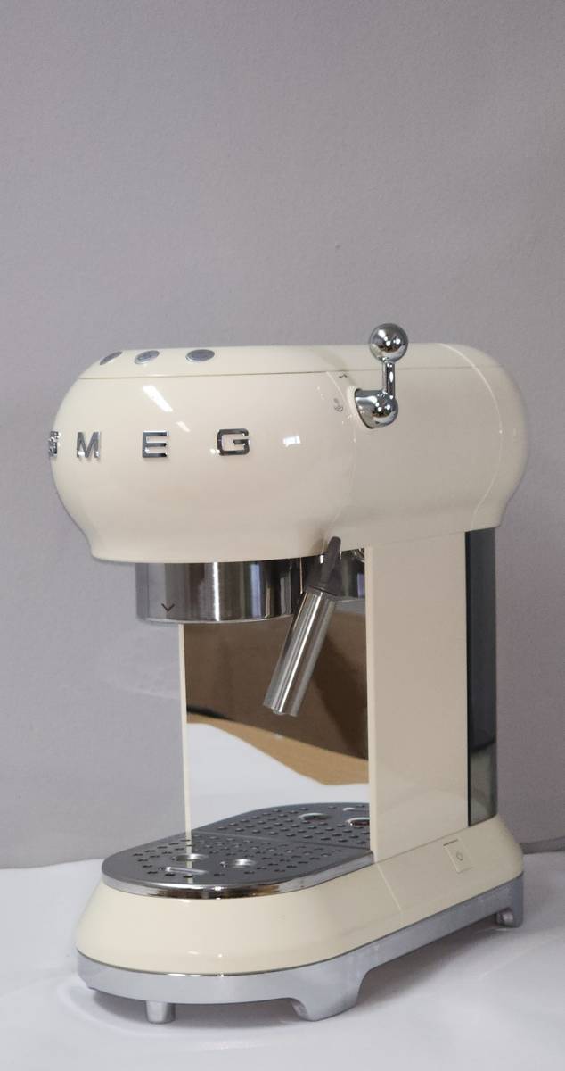 Espresso & Coffee Machines Smeg Espresso Coffee Machine Cream was sold for R4,999.00 on 6