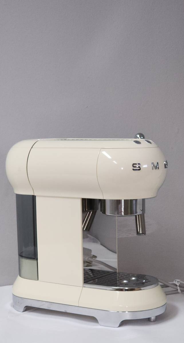 Espresso & Coffee Machines Smeg Espresso Coffee Machine Cream was sold for R4,999.00 on 6
