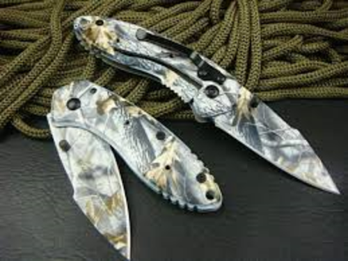Gerber X04 Comouflage folding pocket knife with belt clip!