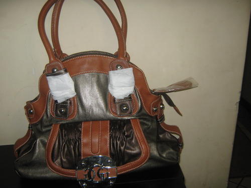 Handbags & Bags - 100 % Guess Handbags Clearance sale. Buy 2 and get 1 for free. Choose from any ...
