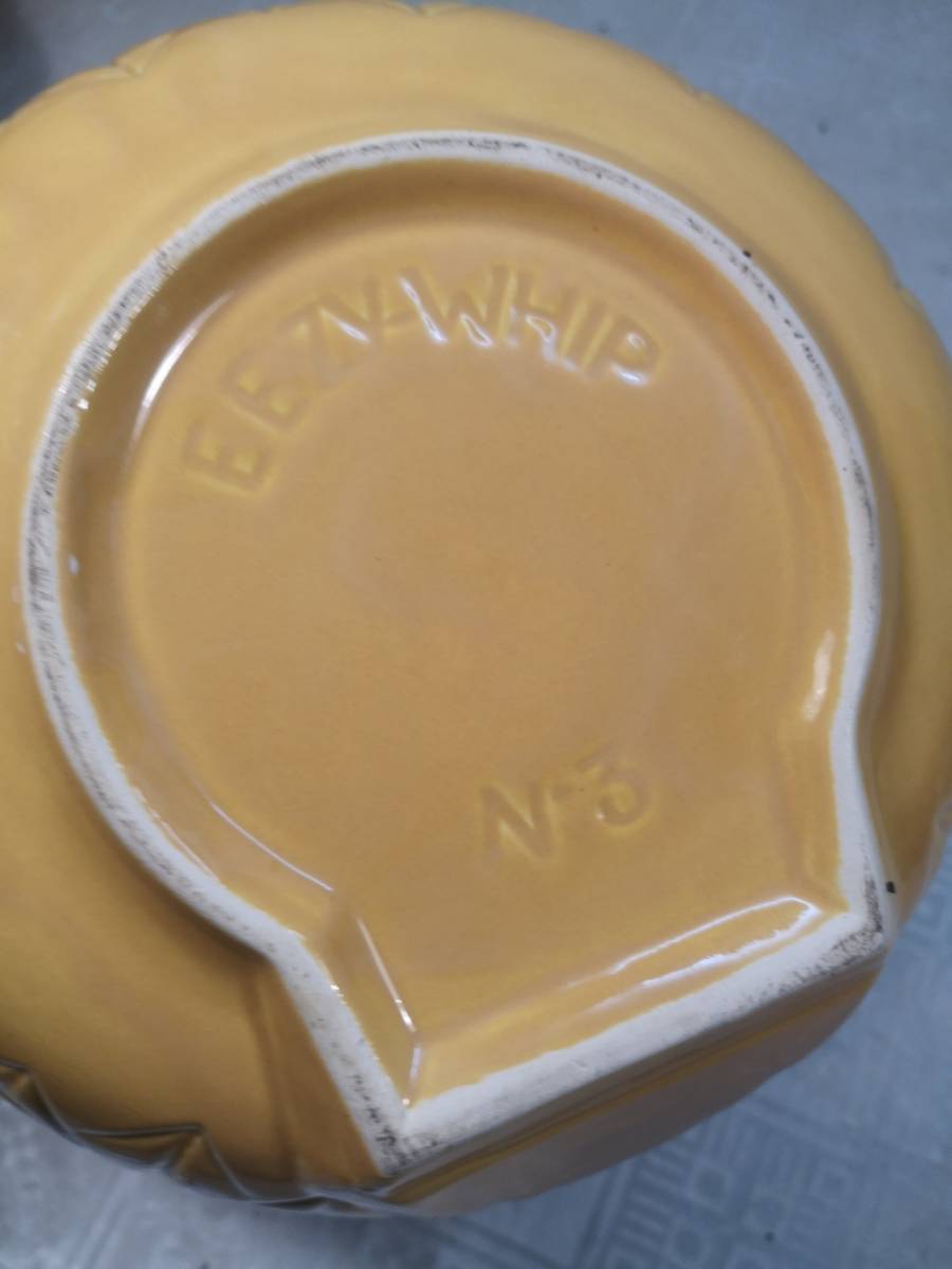 Bowls & Dishes VINTAGE EEZY WHIP NO 3 MIXING BOWL was sold for 320.00 on 12 Jun at 2216 by