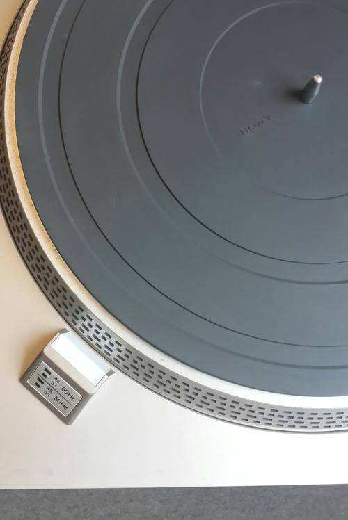 Turntables SONY PS 212 A DIRECT DRIVE TURNTABLE was sold for R350.00