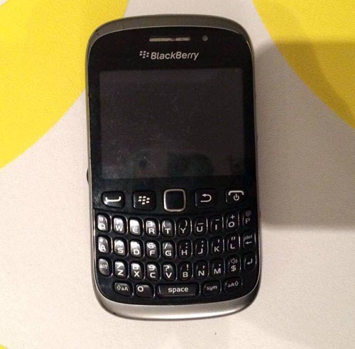 Blackberry Curve 9320 cellphone charger earphones phone sim data