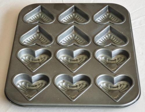 Heart shaped Cupcake tray (bakes 12)