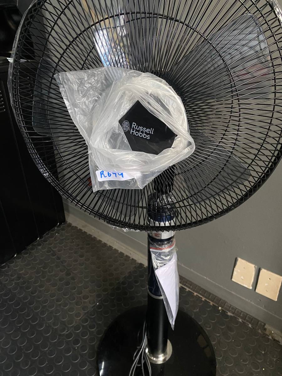 Fans Russell Hobbs Luxury Pedestal Fan was sold for R699.00 on 12 Feb