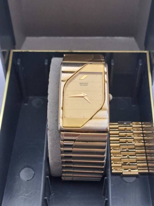 Women's Watches Vintage Seiko Ladies Quartz watch WORKING in Box