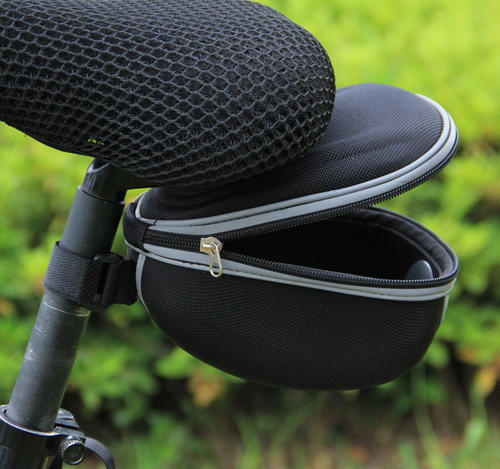WATERPROOF BICYCLE SEAT BAG WITH REFLECTIVE STRIP