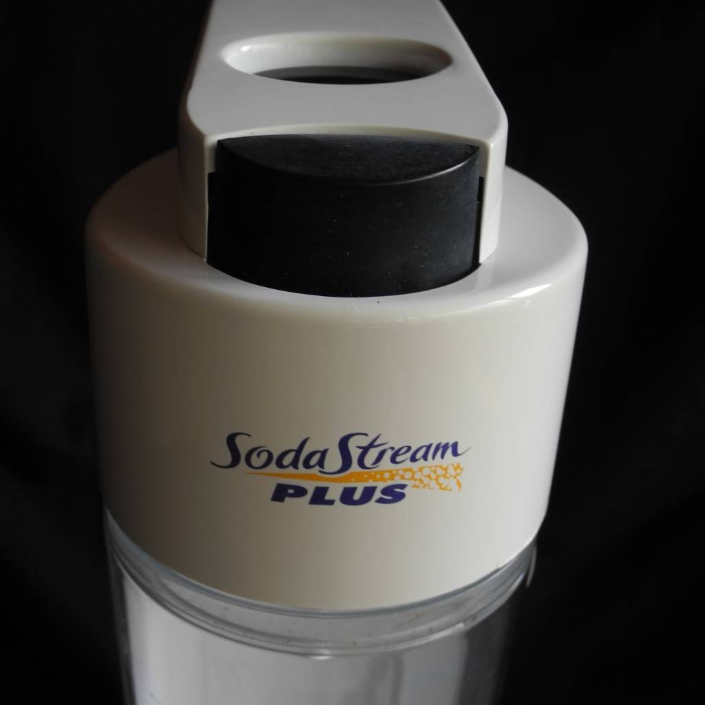 Other Kitchen, Dining & Bar Sodastream Machine was sold for R178.00 on 5 Jun at 2346 by