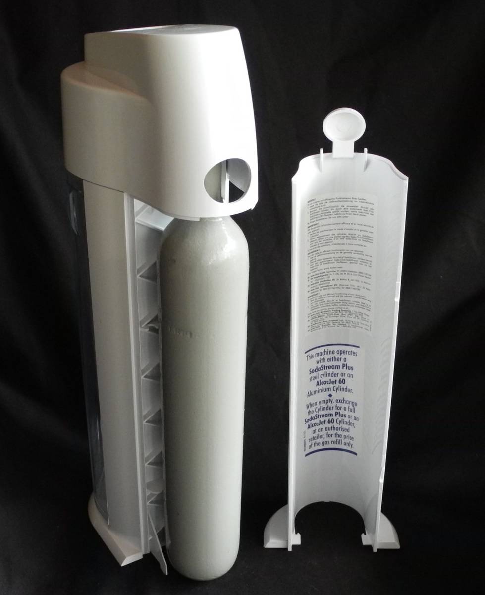 Other Kitchen, Dining & Bar Sodastream Machine was sold for R178.00 on 5 Jun at 2346 by