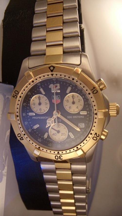 tag heuer professional 200 meters chronograph