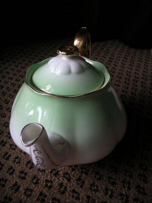 English Porcelain ROYAL ALBERT "Rainbow" TEAPOT was sold for R271.00
