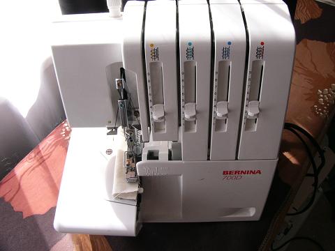 Sewing Machines & Overlockers - OVERLOCKER BERNINA 700D (S/N 0706550156