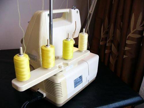 Sewing Machines & Overlockers - BERNINA BERNETTE 234 OVERLOCKER S/N