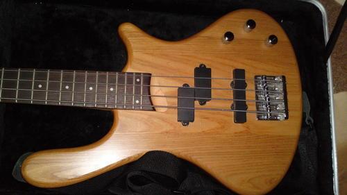 Guitar And Bass Washburn T14 Taurus Bass Guitar Was Sold For R1 500 00 On 23 Jun At 22 00