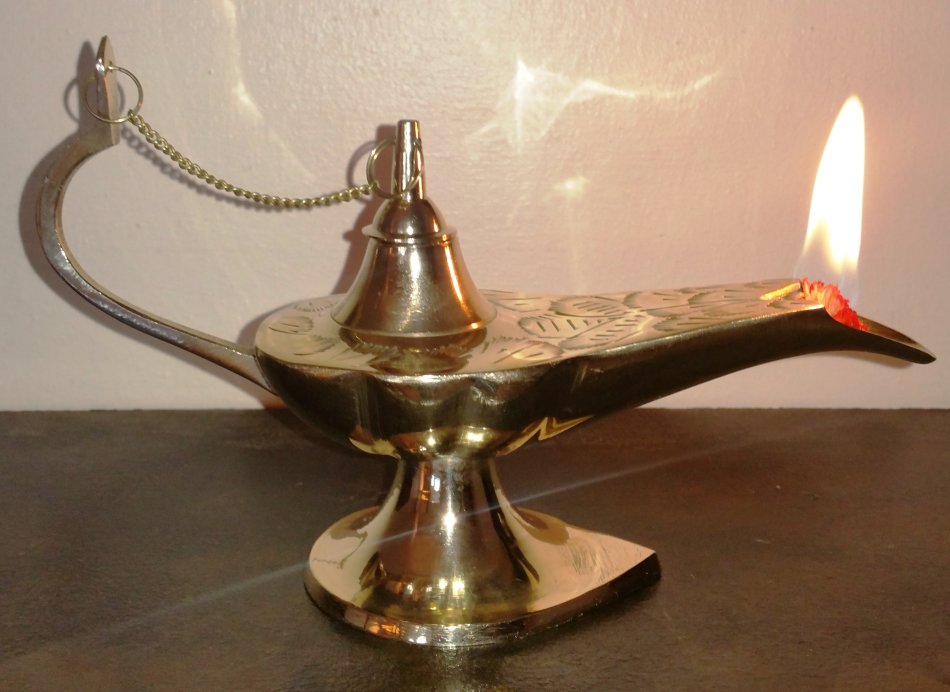Lamps & Lanterns - SOLID BRASS ALADDIN GENIE LAMP was sold for R400.00 on  18 Jul at 18:07 by MiguelG in Johannesburg (ID:352879470)