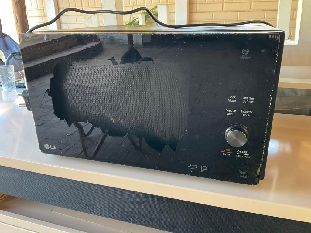 Microwaves - LG 42L NeoChef Black Smart Inverter Microwave with Grill ...