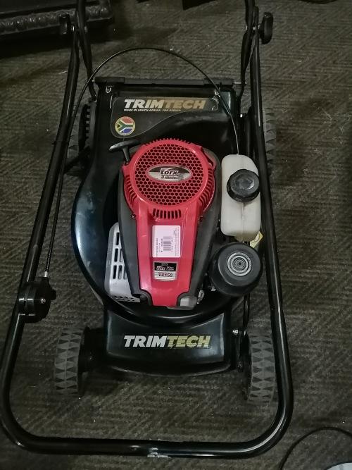 Trimtech 149cc petrol deals lawnmower