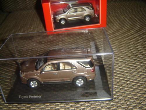 fortuner scale model