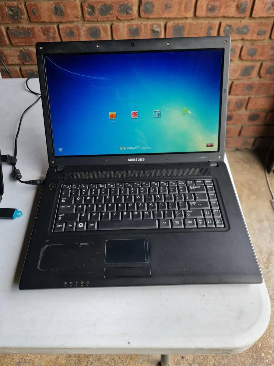 Laptops & Notebooks SAMSUNG RV519 LAPTOP CELERON DUAL CORE 2GB