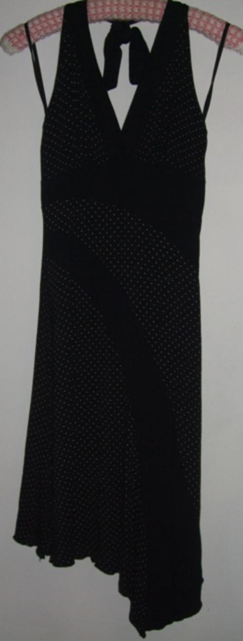 cocktail formal informal casual party wedding business lunch dinner evening afternoon black dress small white dots polkadots sleeveless sleeve-less fancy nice beautiful stunning slim neck summer autum winter dress mid lenght size 34 medium small kid daughter wife woman women gift clothing new second hand worn once must have bid buy now birthday anneversary easter special low price bargain cheap truworths retail inwear international dance dancing accessories knot tie get guest young adult shopping centre mall crazy wacky wednesday tuesday weekend auction closing soon market value quality