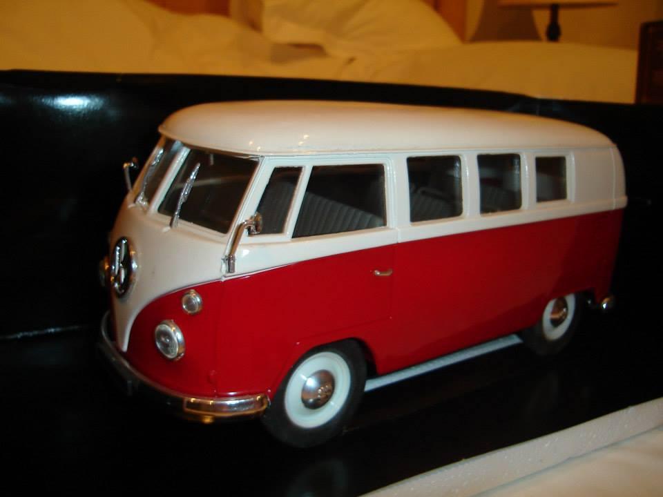 Models - VW Kombi split window, 1:18 Diecast Model was sold for R411.00 ...