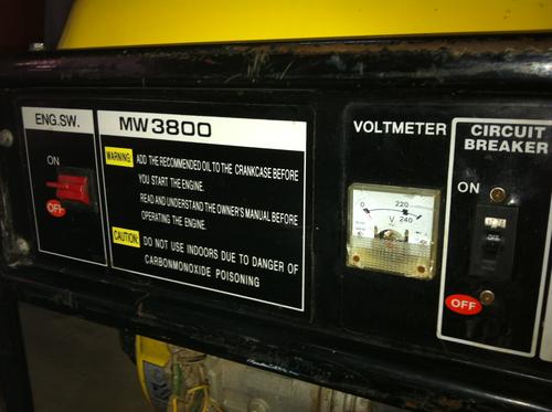 Generator Yellow MW3800 close-up