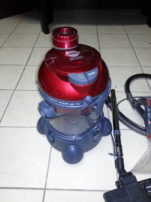 Bagless Vacuums - Genesis Hydrovac 