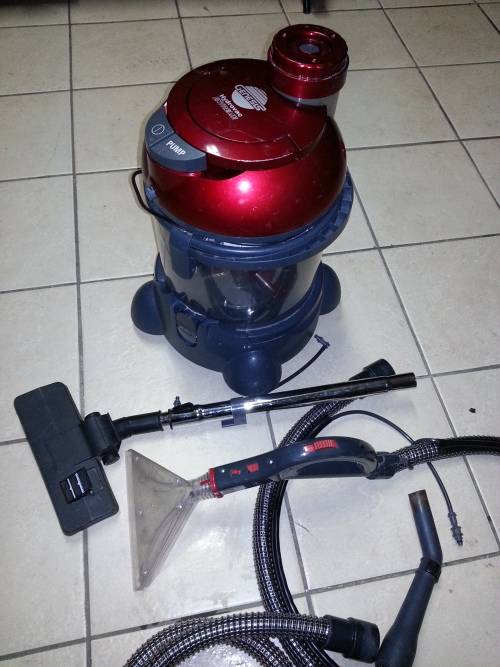 Bagless Vacuums Genesis Hydrovac Extreme was sold for R900.00 on 25 Jan at 2216 by vr699 in
