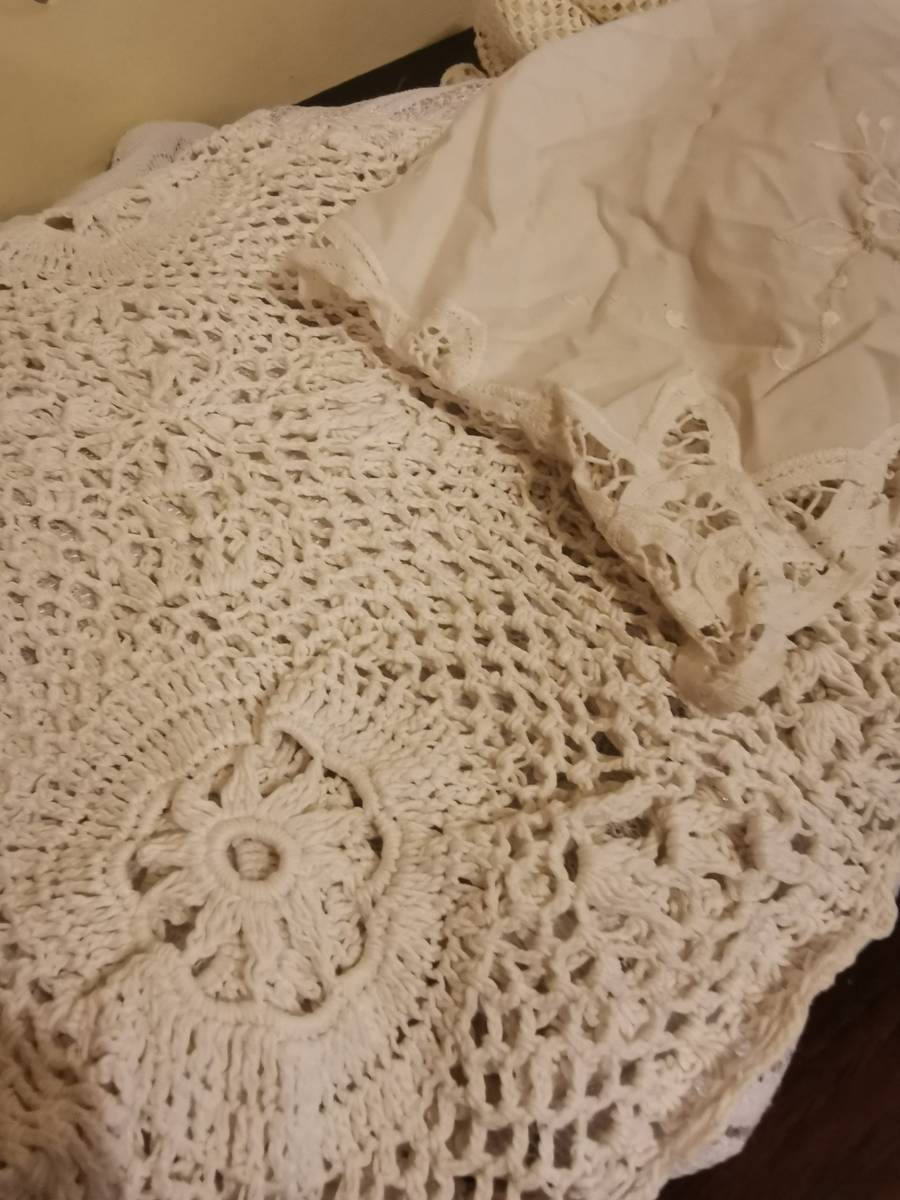 Place Mats Huge lot of Vintage Tablecloths, Placemats and more x35