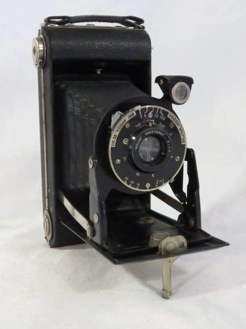 Kodak six-20 Junior Folding camera - Kondon shutter