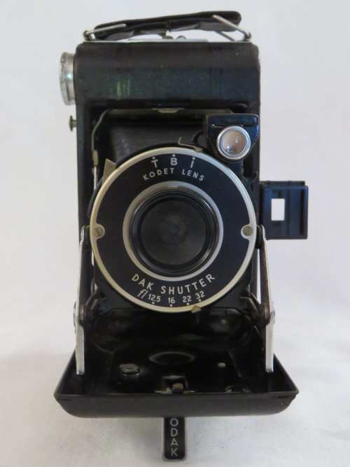 Kodak Vigilant Junior six-20 folding camera with Kodet lens and Dak shutter