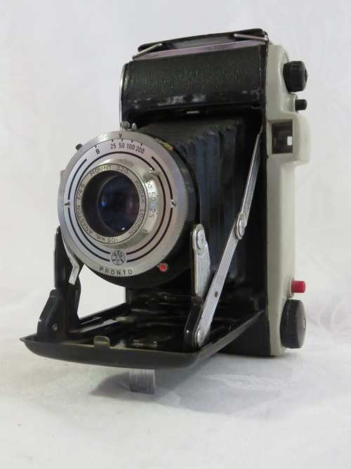 Kodak Eastman Sterling II 620 film camera with Anaston 105mm f/4.5 lens and Pronto shutter