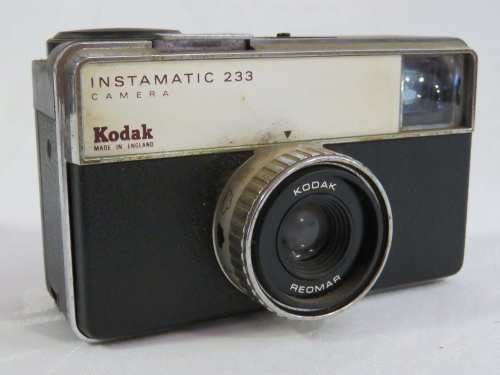 Kodak Eastman Instamatic 233 camera