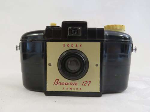 Kodak Eastman Brownie 127 camera - Bakelite body