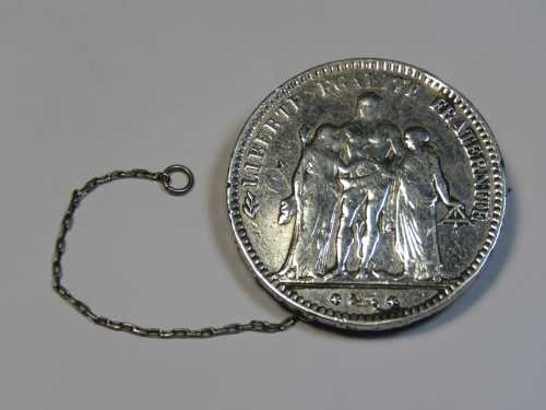 1977 France 5 Francs coin brooch