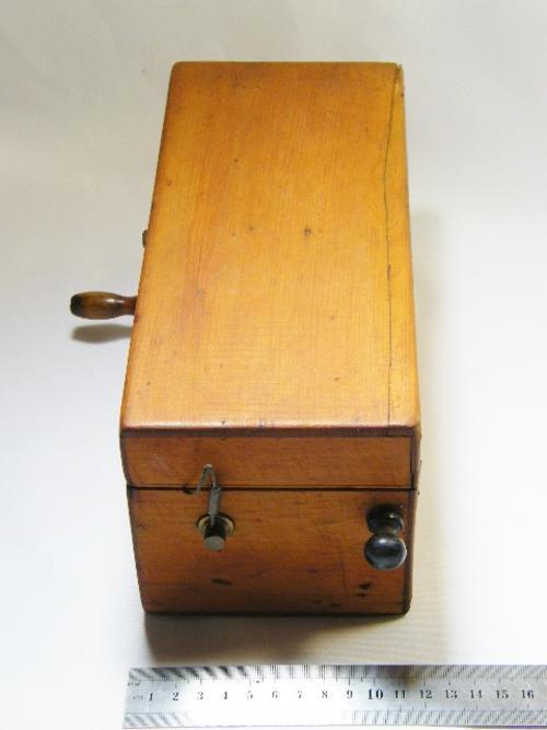 A Victorian Electric Shock Therapy Machine – Doe & Hope