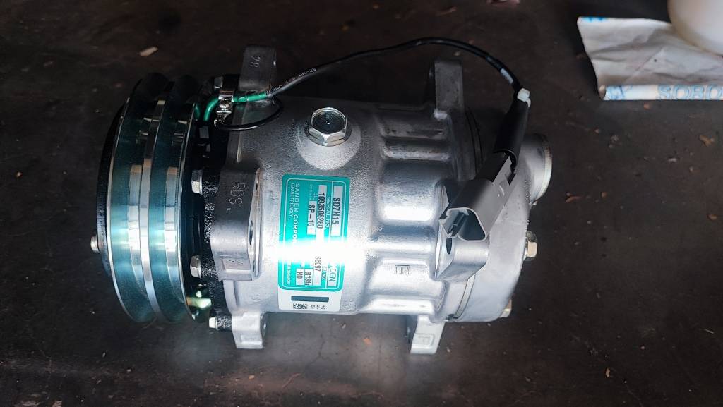 Compressors & Clutches Sanden sd7h15 aircon compressor was listed for