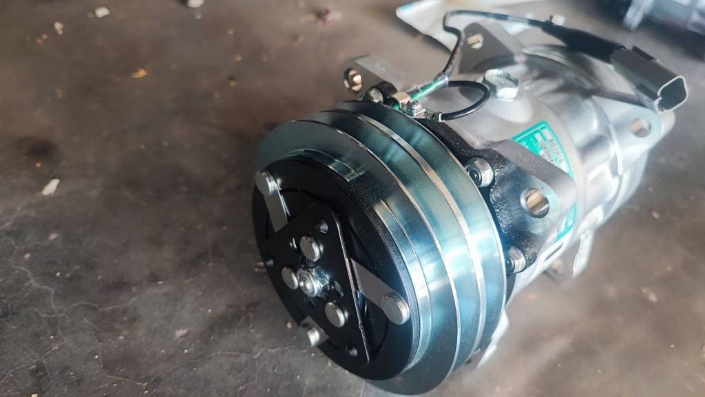 Compressors & Clutches Sanden sd7h15 aircon compressor was sold for