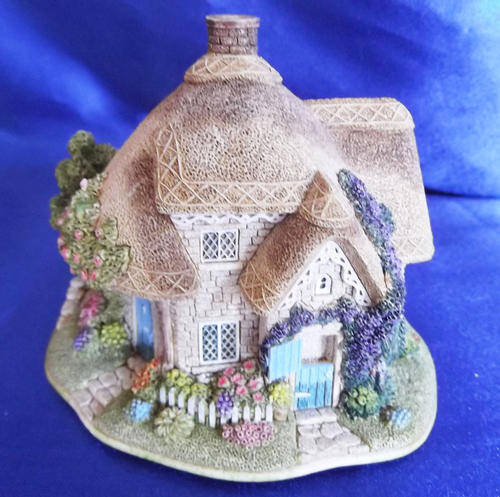 Porcelain Ceramic Miniature House Lilliput Lane Hazy Rose