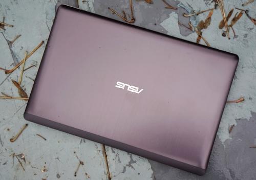 Диагональ 14 8. Ноутбук ASUS фиолетовый. ASUS ноутбук сиреневый. Нетбук асус фиолетовый. Нетбук ASUS фиолетовый.