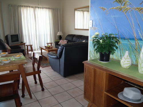Lounge-Dining room of holiday apartment in Margate (Seabrook 505)