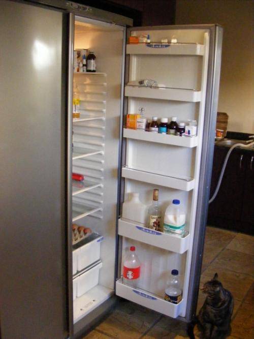Fridges & Freezers DEFY 640L Double Door Fridge/Freezer Combo was sold for R4,750.00 on 15 Aug