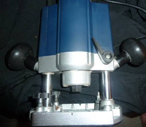 Routers - STARTEL 1020 W Router In Wood Carry Case was sold for R460.00 ...