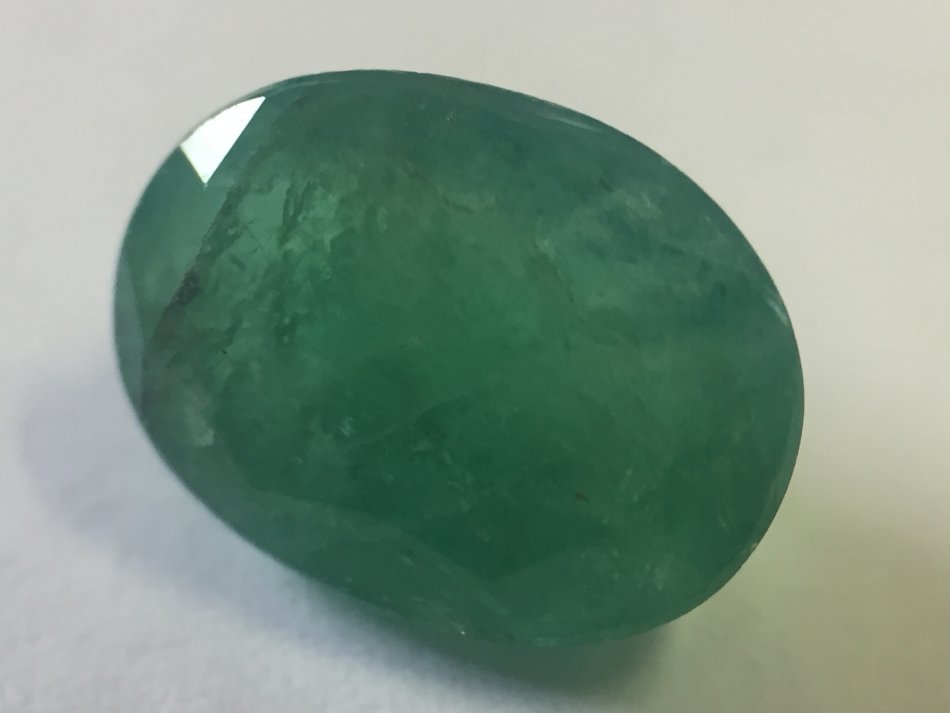Natural Emerald of 3.66 carat - Oval mixed slight bluish green with Gemlab certificate