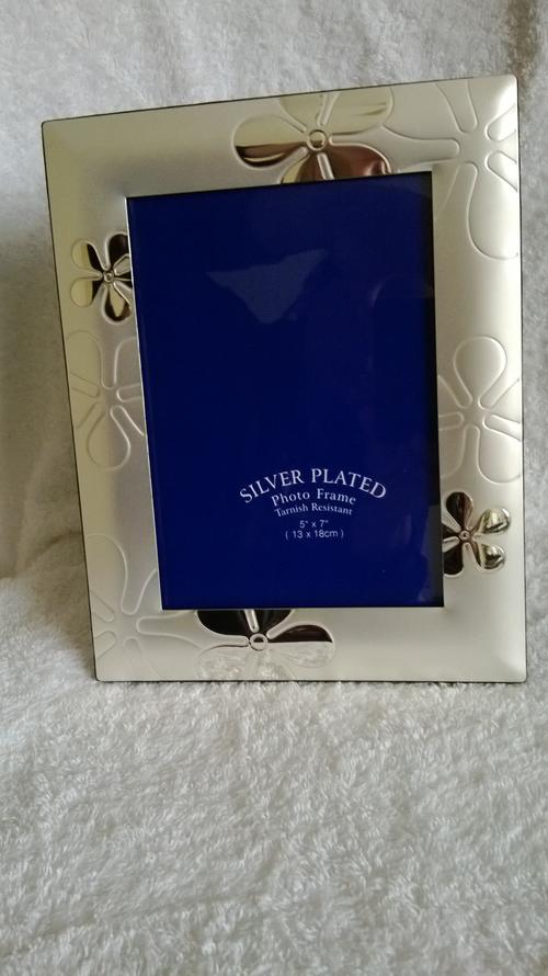 Silver Plated Photo Frame with Flower Motif
